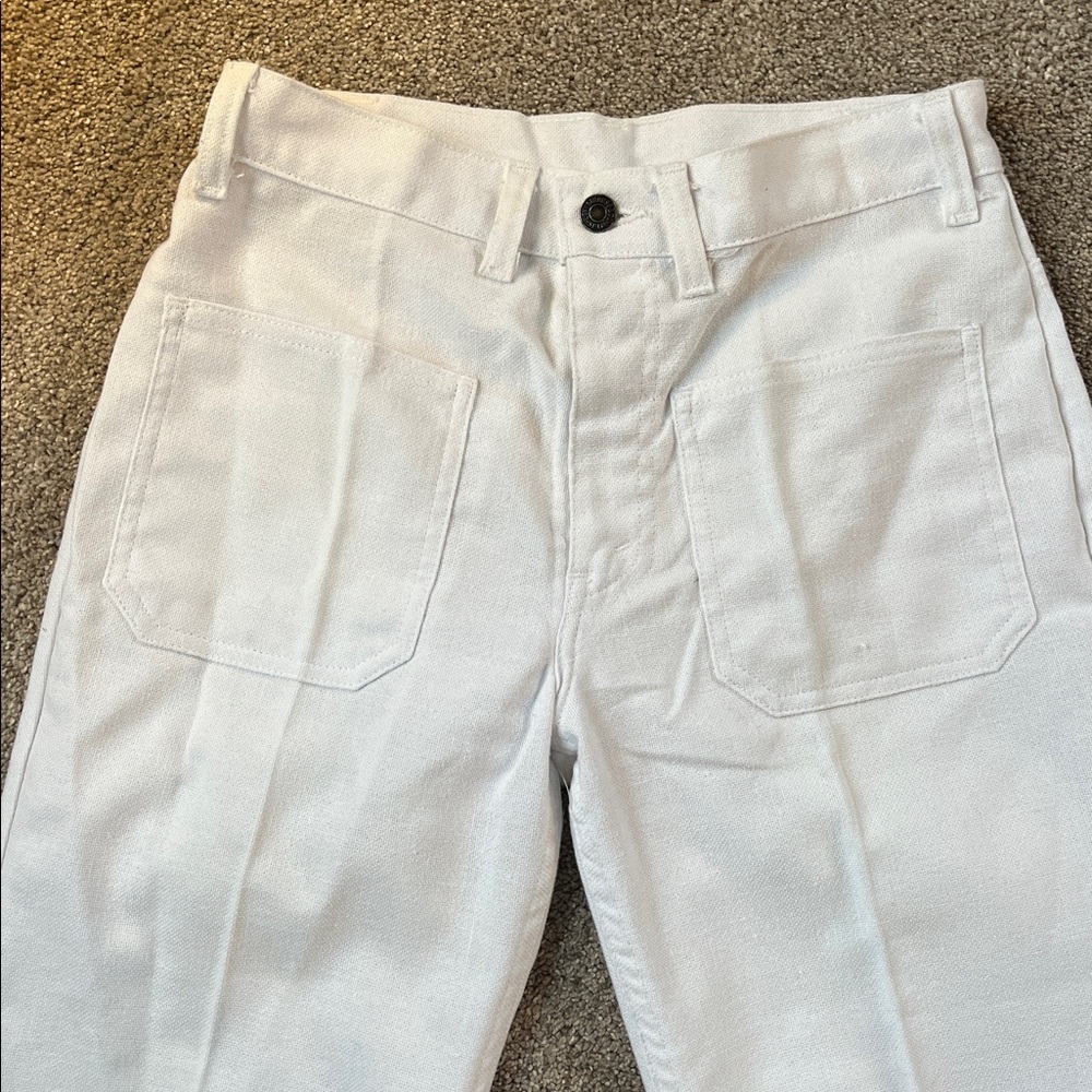 Levis Vintage White Flare Sailor vibe 50/50 Cotton/Poly INCREDIBLE FIT 30” waist - Picture 2 of 12